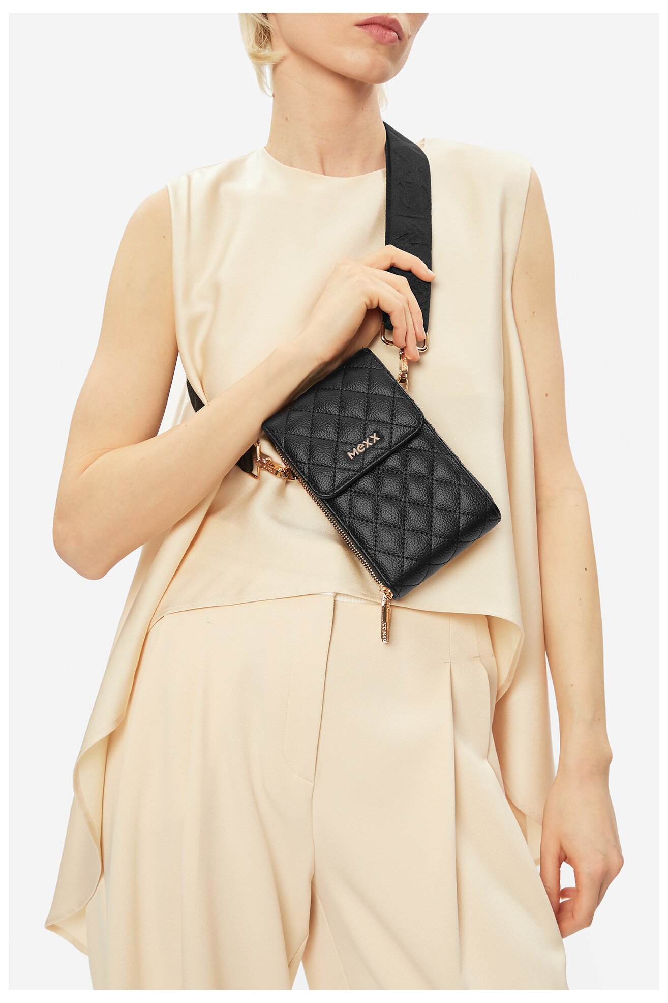 Kézitáska Mexx MEXX-L-003-07 FEKETE