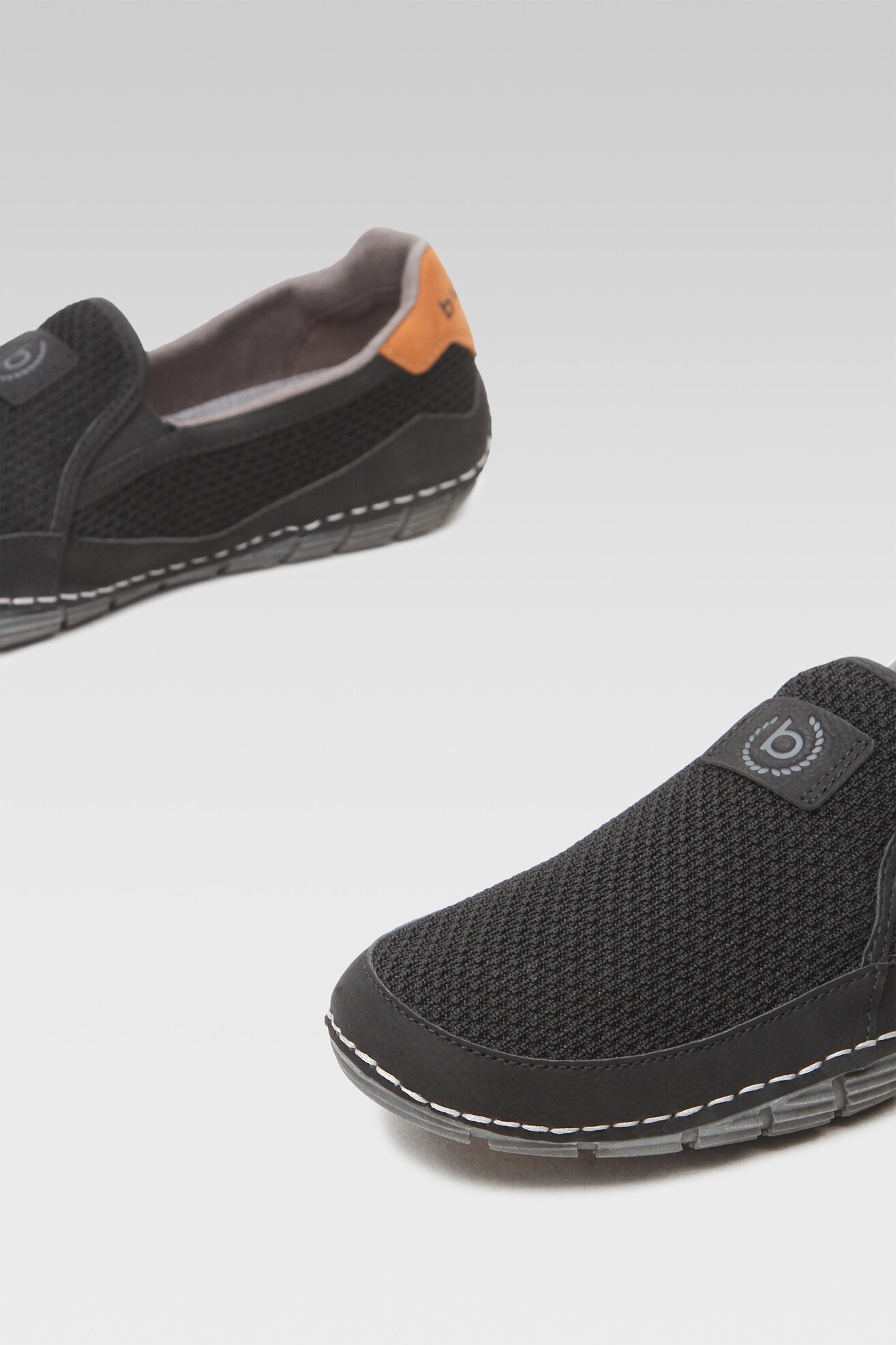 Mokaszin Bugatti 325-A3569-6900-1000 FEKETE