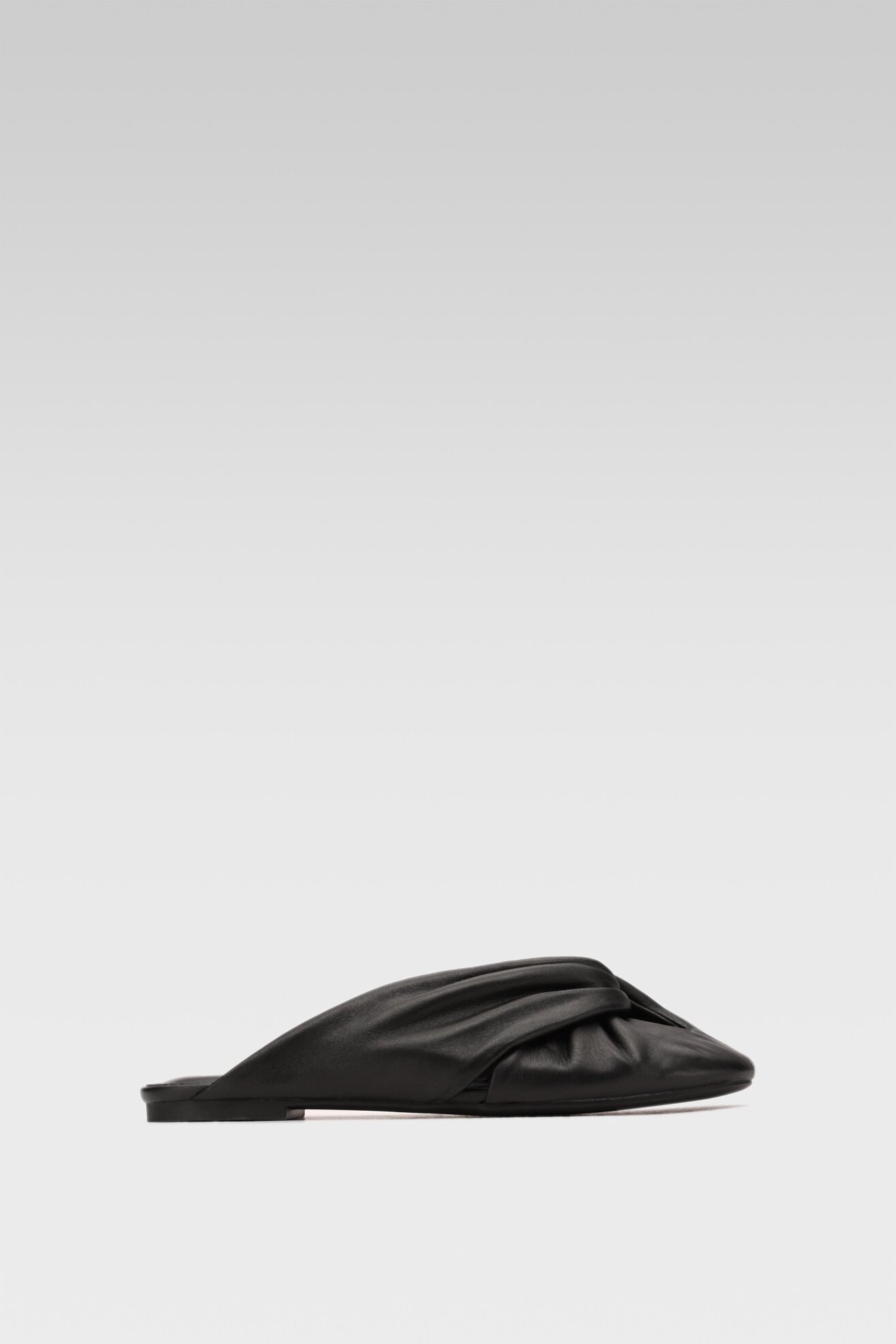 Klapki Gino Rossi V200-19-1 Czarny