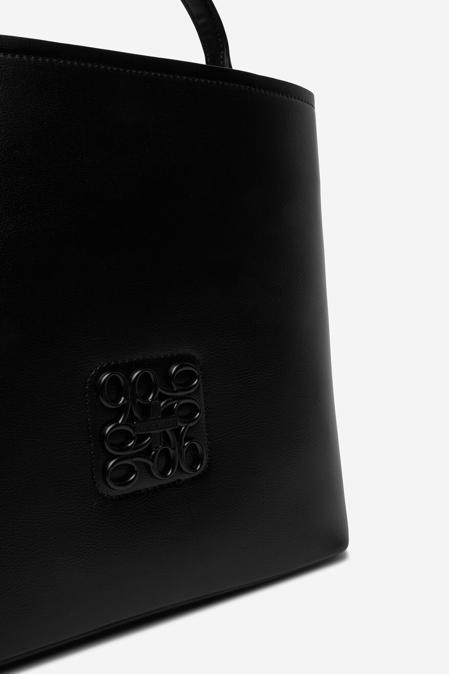 
                Дамска чанта NINE WEST ЧЕРЕН - 5906751545287