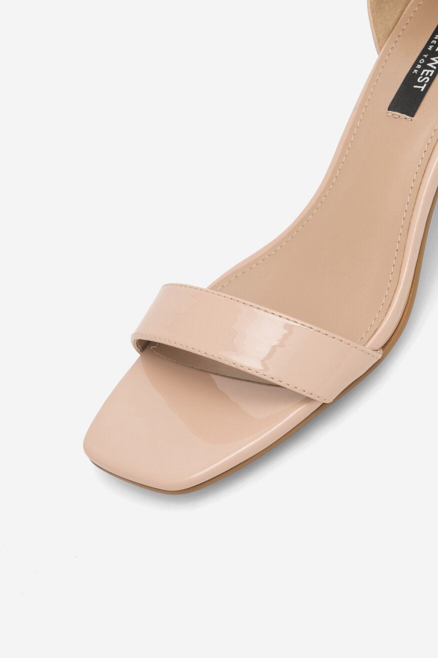 
                NINE WEST - Sandały na słupku - 5905588146148