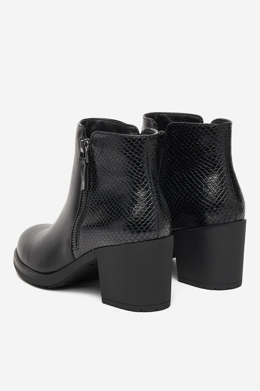 
                        Kratke čizme Clara Barson CEO-WS6317-02 CRNA - 5906751395424