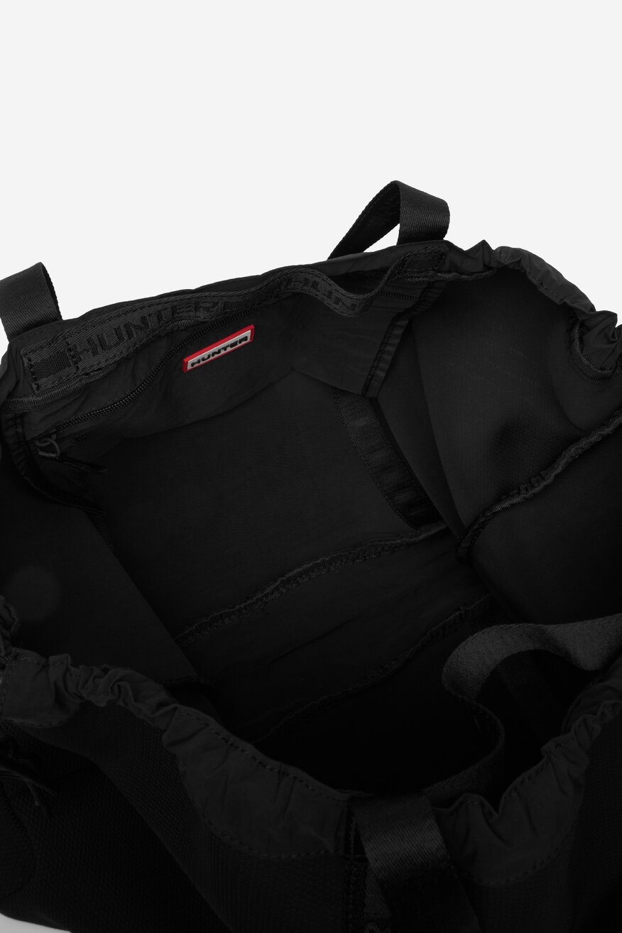 
                Дамска чанта HUNTER ЧЕРЕН - 5906751713853