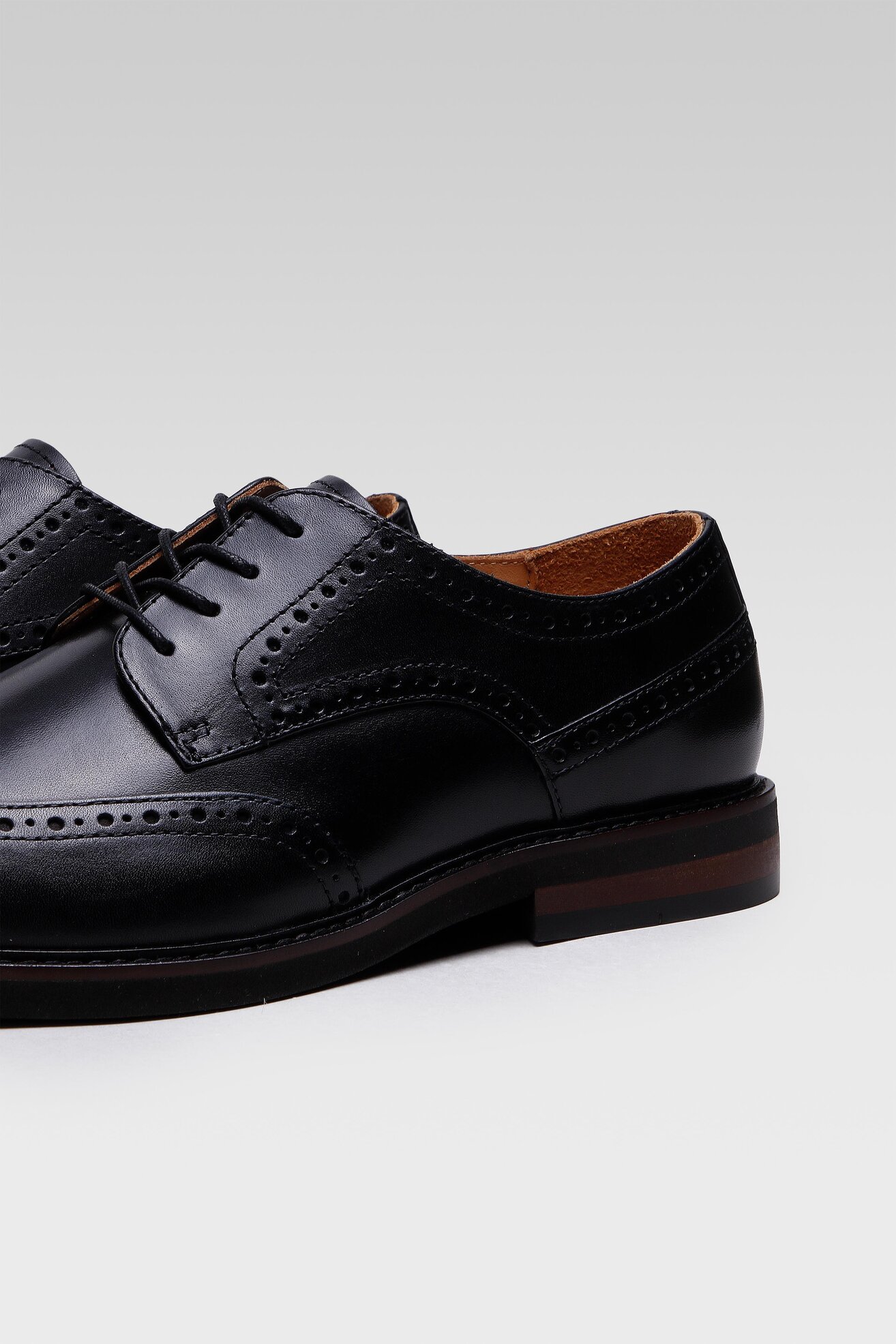 Półbuty Gino Rossi 121AM0125 Czarny