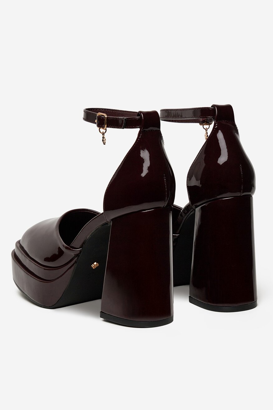 
                DeeZee - Czółenka na słupku - 5906751097380