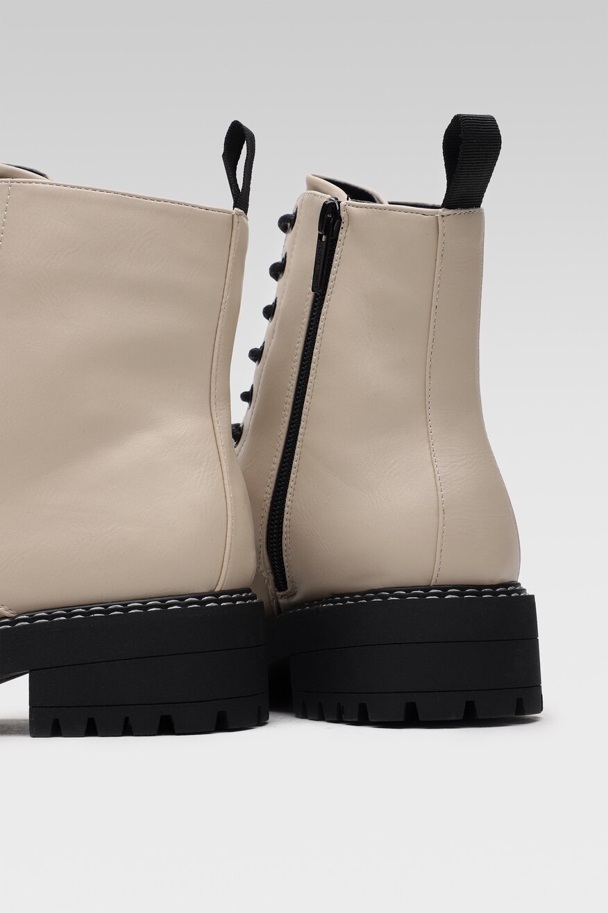 
                Боти Jenny Fairy БЕЖОВ - 5903698796123