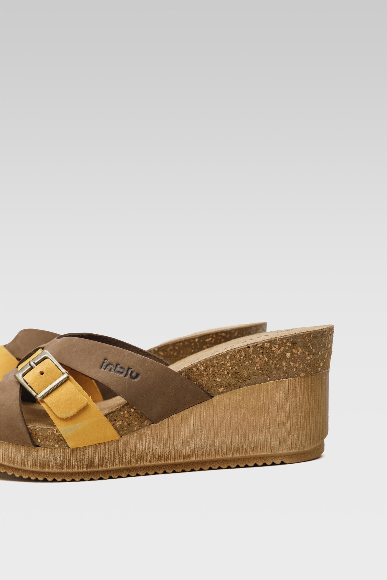 Klapki Inblu EN11PN01 Brązowy