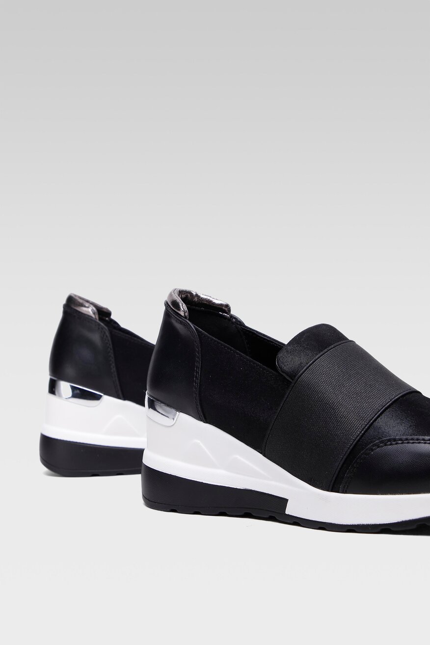 
                Félcipő Clara Barson FEKETE - 5904248190323