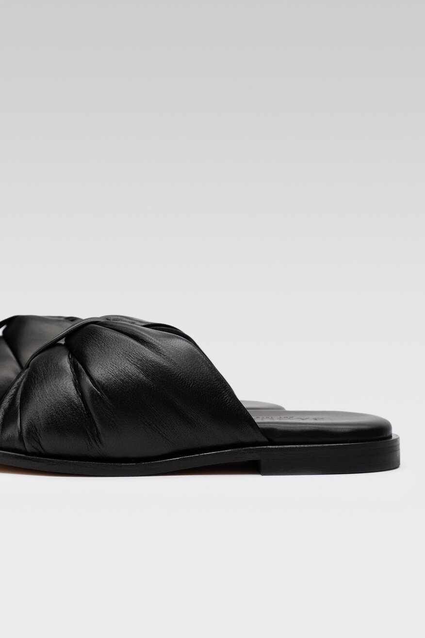 
                Badura - Klapki skórzane - 5904248717698