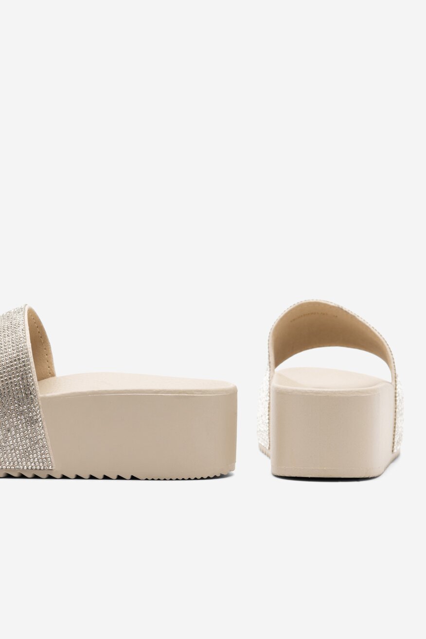 
                Шльопанець Clara Barson БЕЖЕВИЙ - 5904862789545