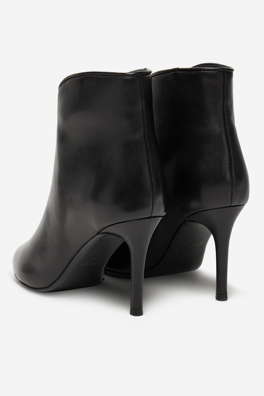 
                Bokacsizma EVA MINGE FEKETE - 5906751338506