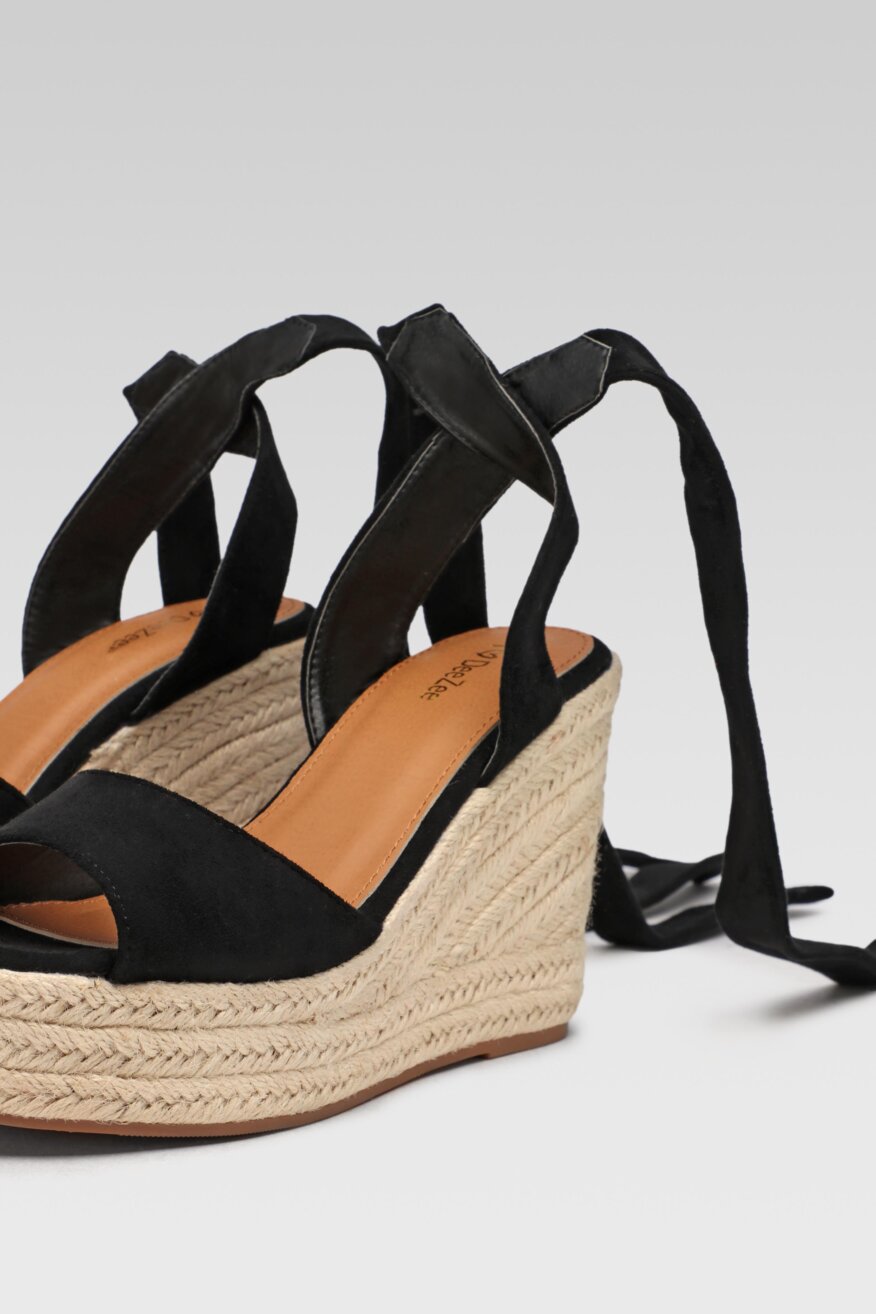 
                DeeZee - Sandały na koturnie z platformą boho - 5903698687599