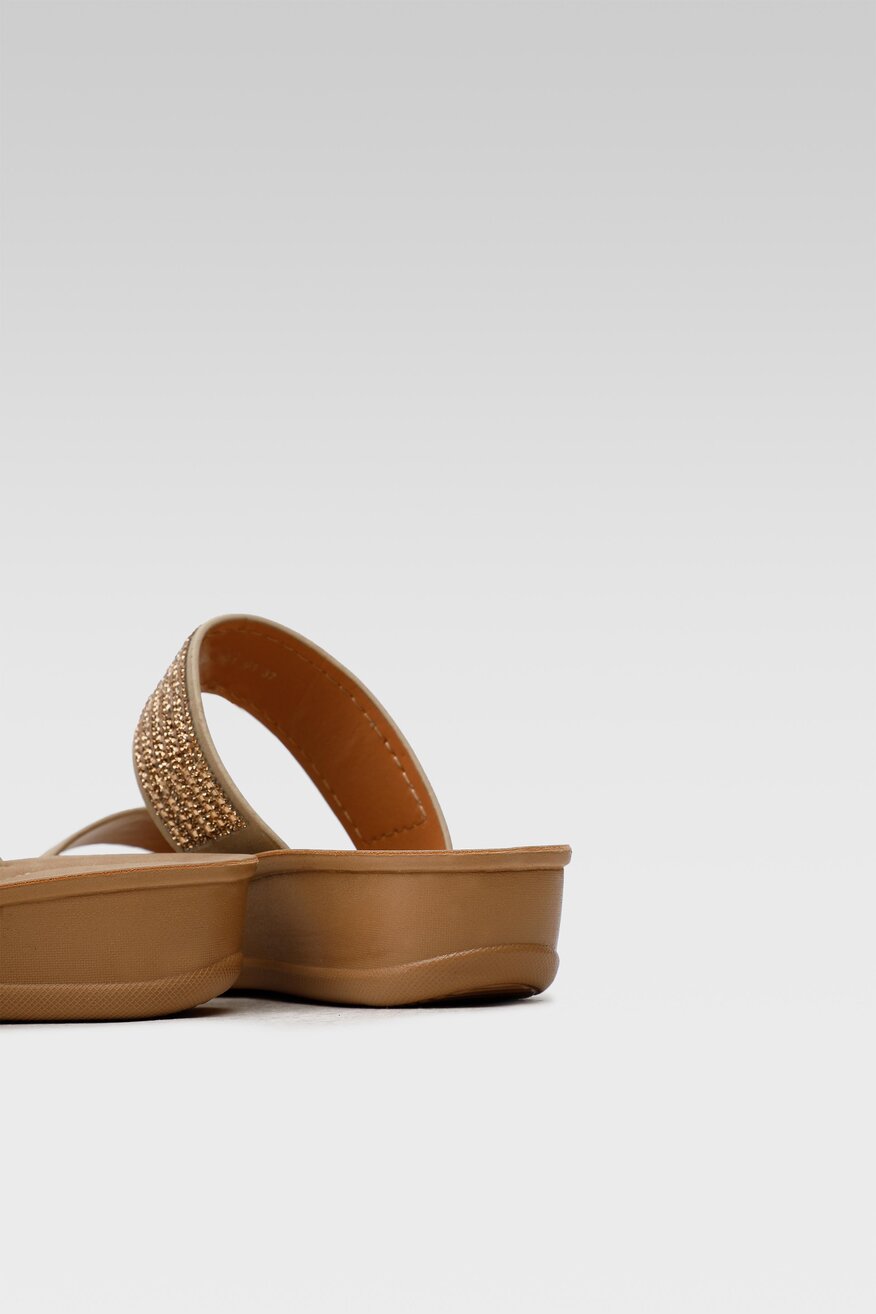 
                Clara Barson - Klapki na koturnie - 5904248685539