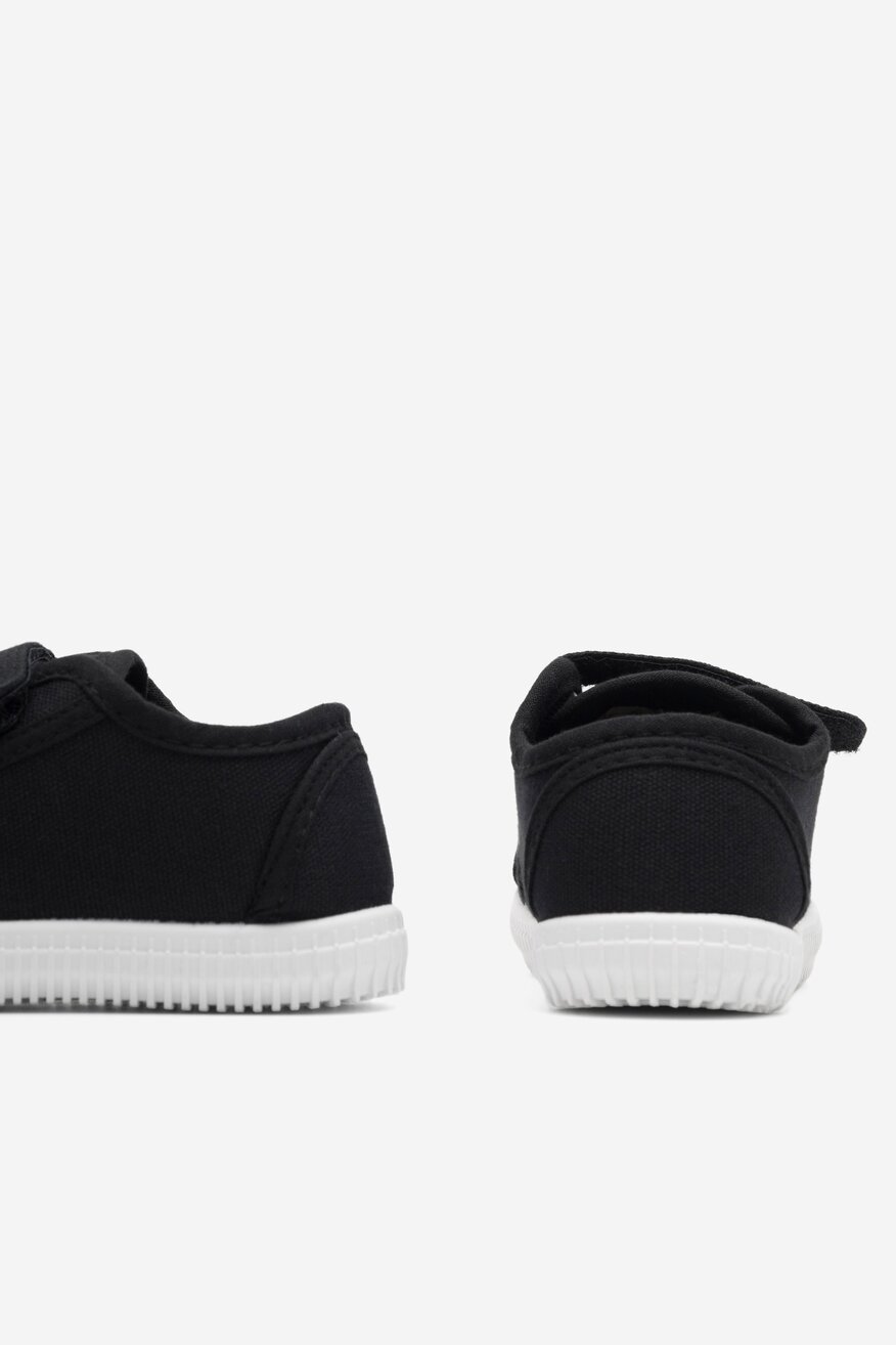 
                Pantofi pânză Action Boy NEGRU - 5904862947662