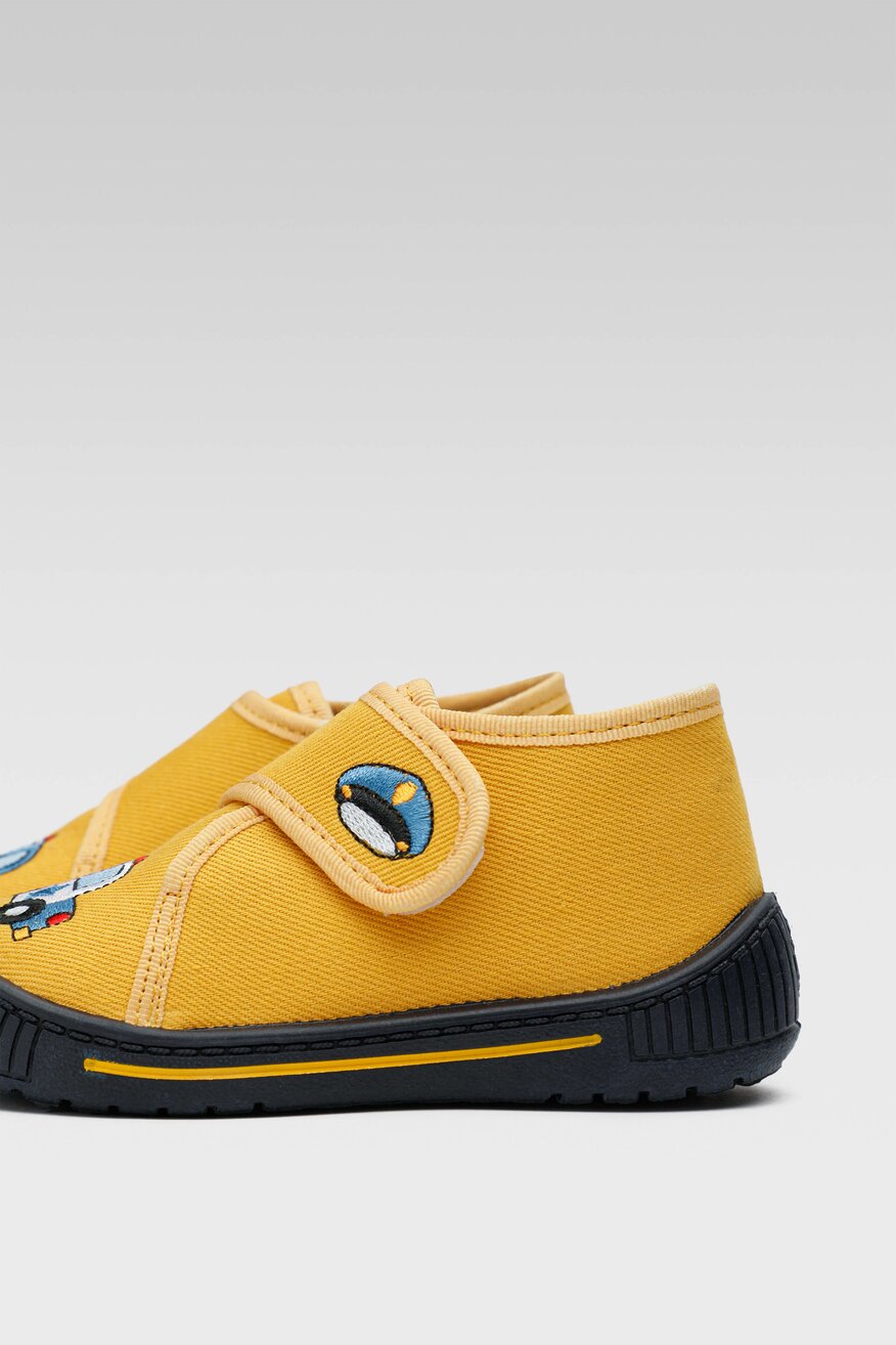 MB - Kapcie z printem żółte - 5904248834722