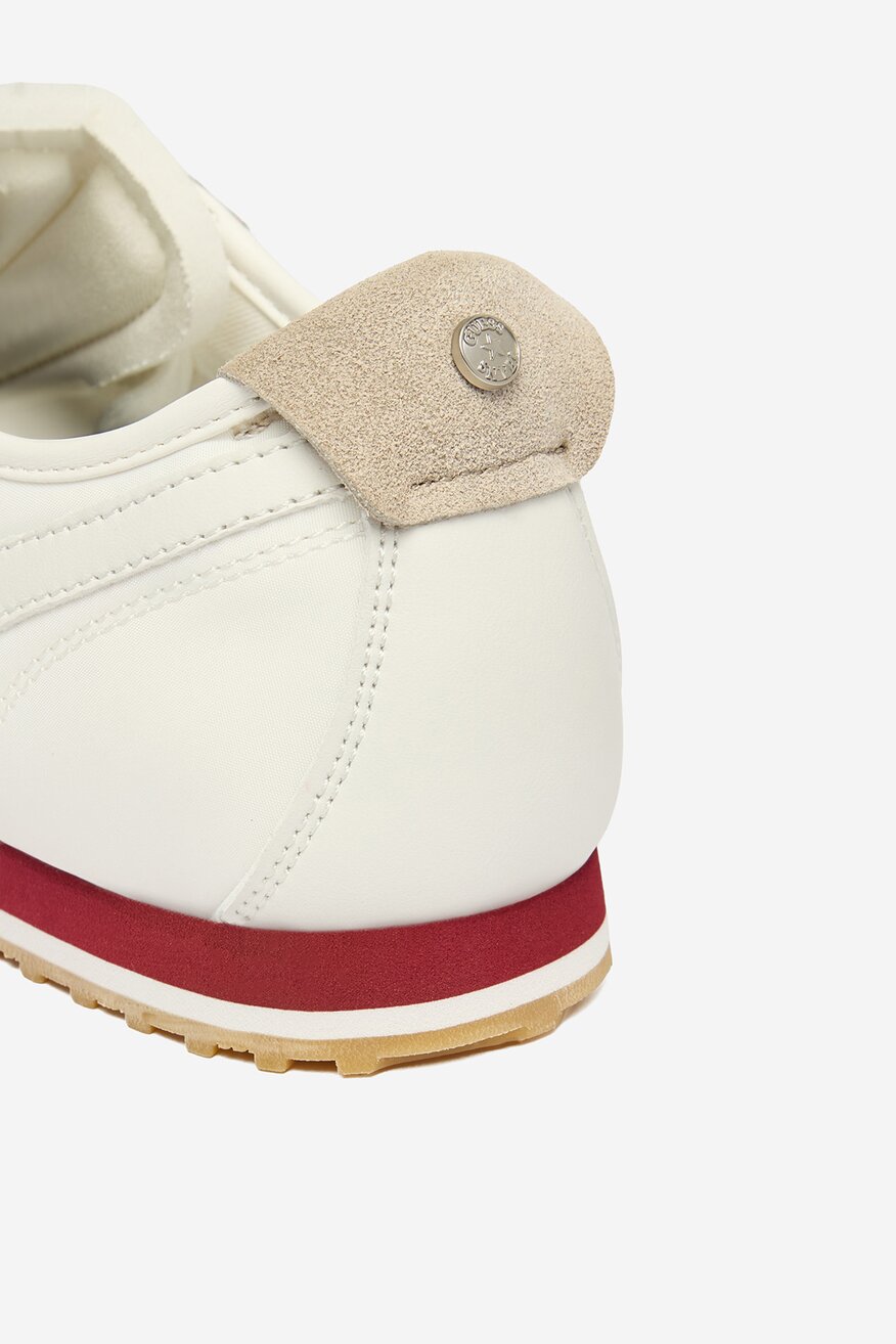 
                        Сникърси GUESS JEANS CWBEO-GJ202505165 БЯЛ - 5907964081128