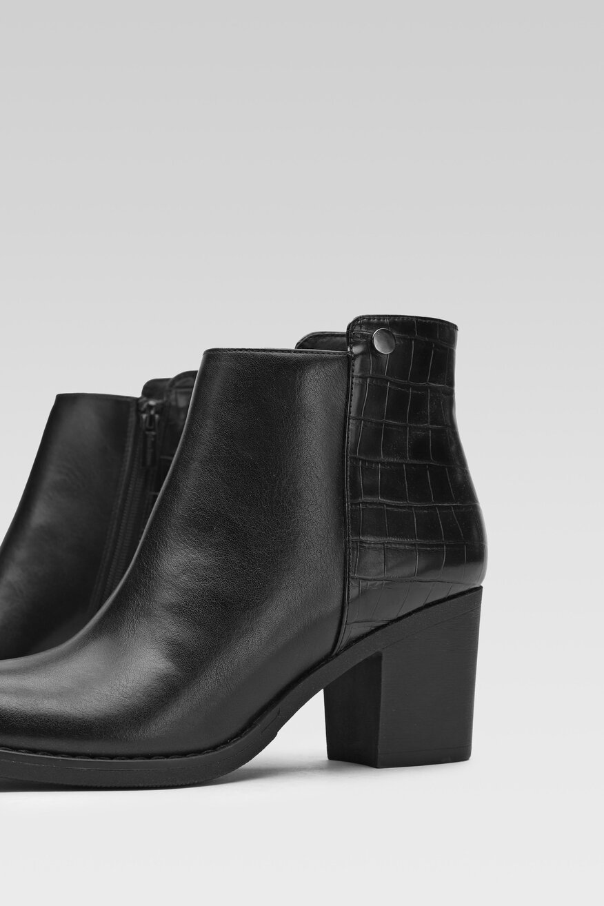 
                Clara Barson - Botki na obcasie czarne - 5903698739885