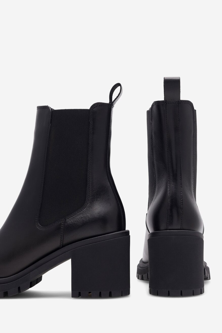 
                Badura - Botki skórzane na słupku - 5905588844563