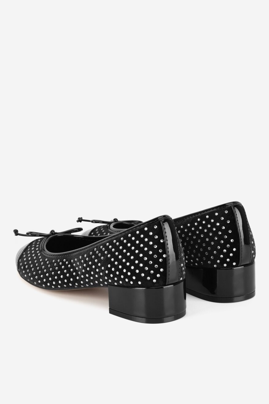 
                Körömcipő NINE WEST FEKETE - 5905588889663