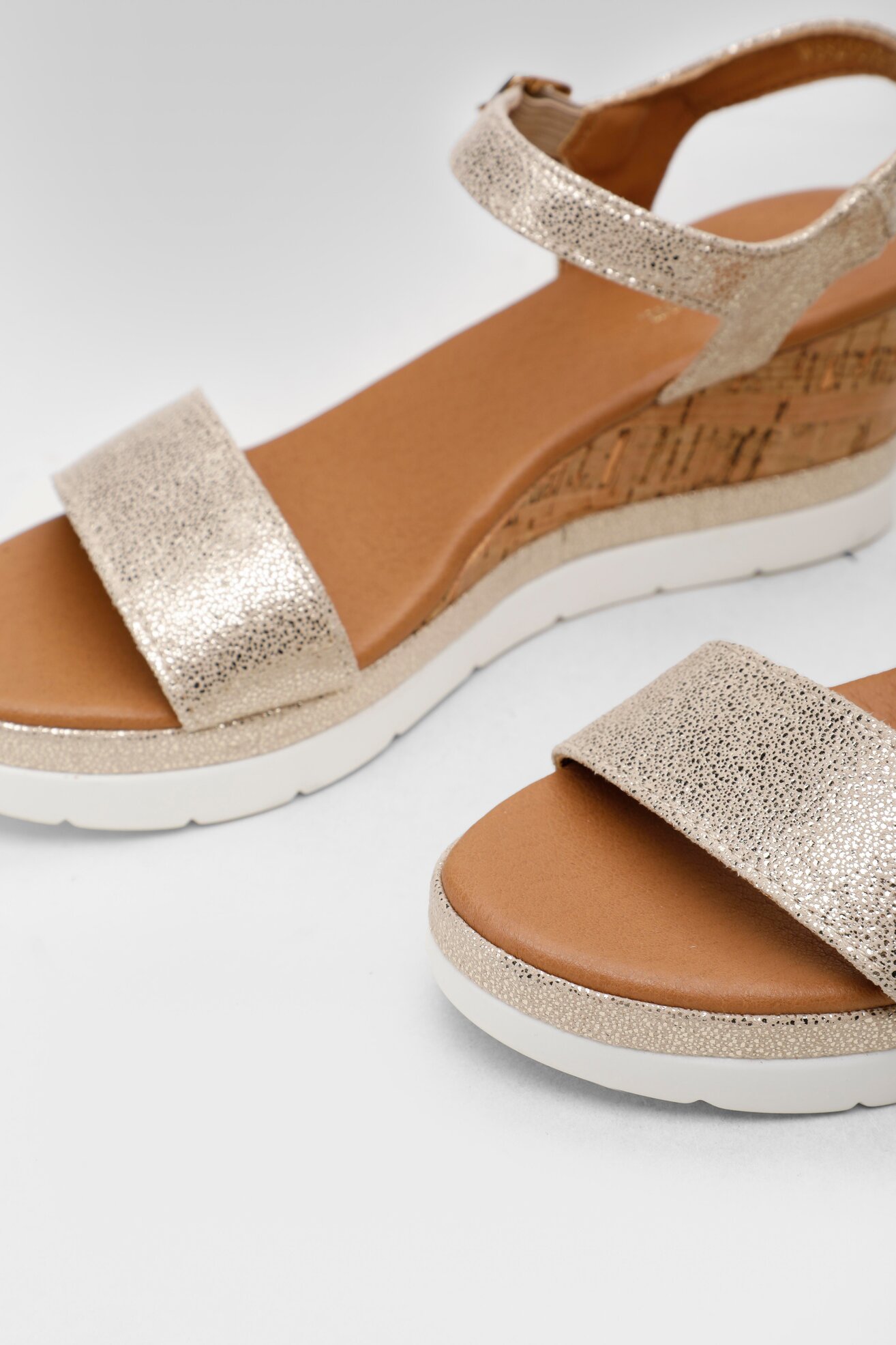 Sandale Clara Barson WSS20525-01 ZLATNA