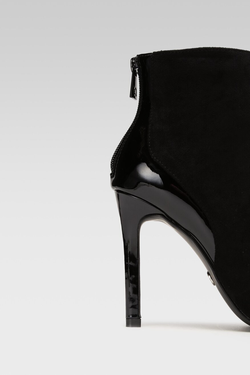 
                Quazi - Botki na szpilce - 5904248887605