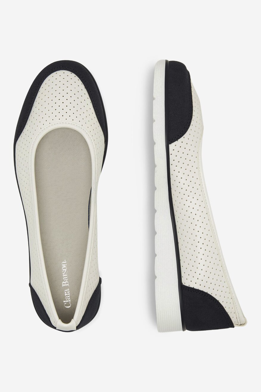 
                Clara Barson - Baleriny na koturnie - 5905588300519