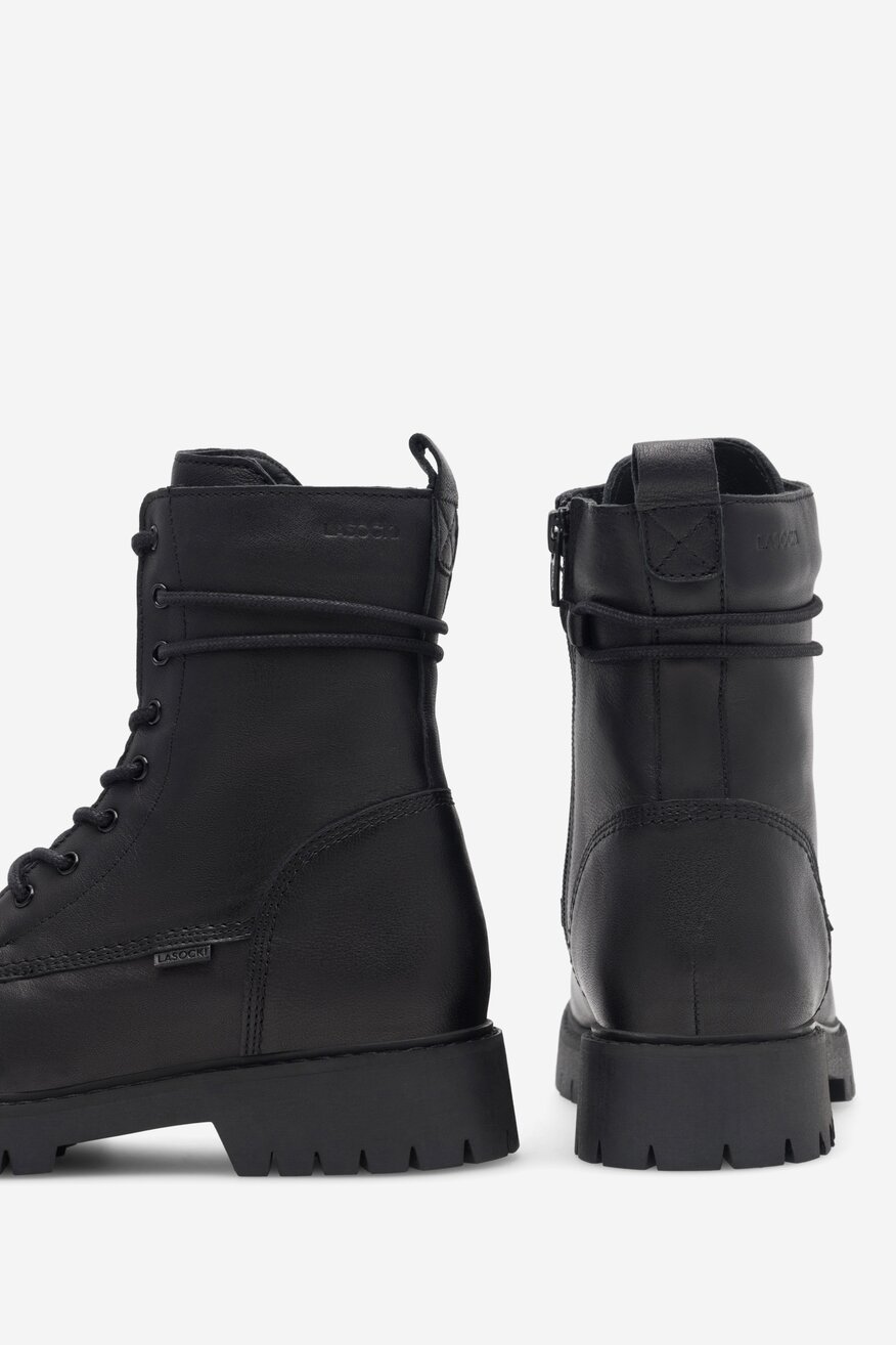 
                Šněrovací vyšší obuv Lasocki Young ČERNÁ - 5905588117087