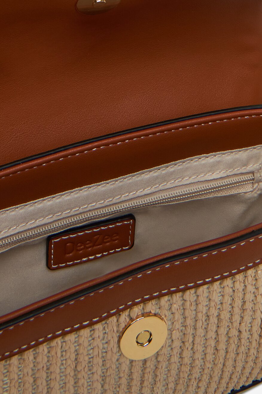 
                Дамска чанта DeeZee КАМЕЛ - 5906751071977