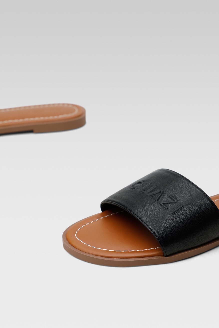 
                Quazi - Klapki czarne - 5904248382513