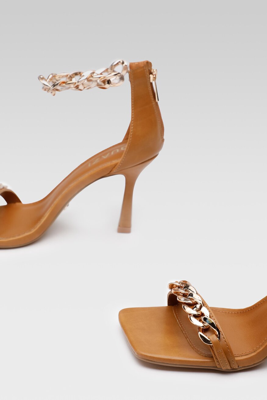 
                Quazi - Sandały z aplikacją brązowe - 5904248818685