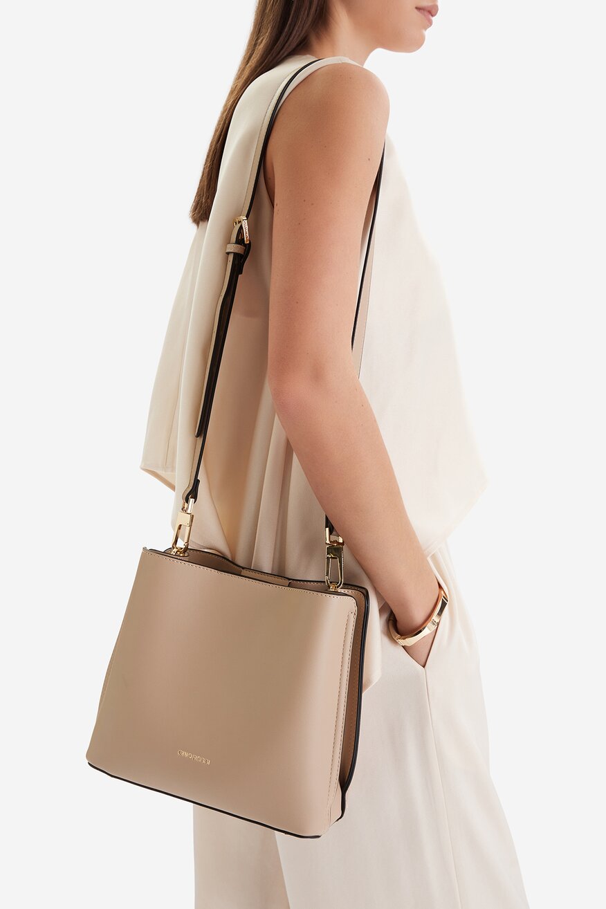 
                Дамска чанта Gino Rossi БЕЖОВ - 5906751623473