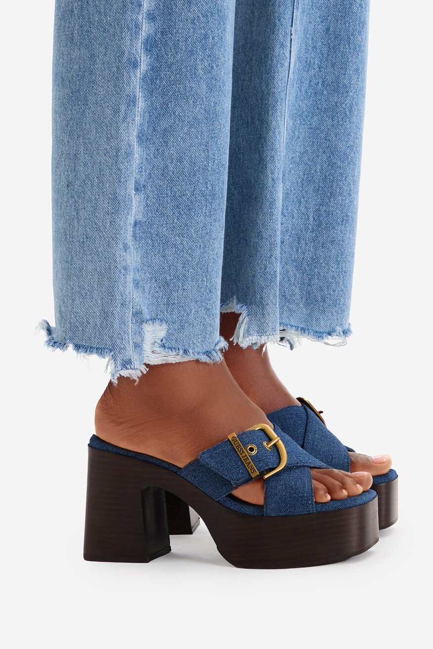 
                GUESS JEANS - Klapki - 5907964071693