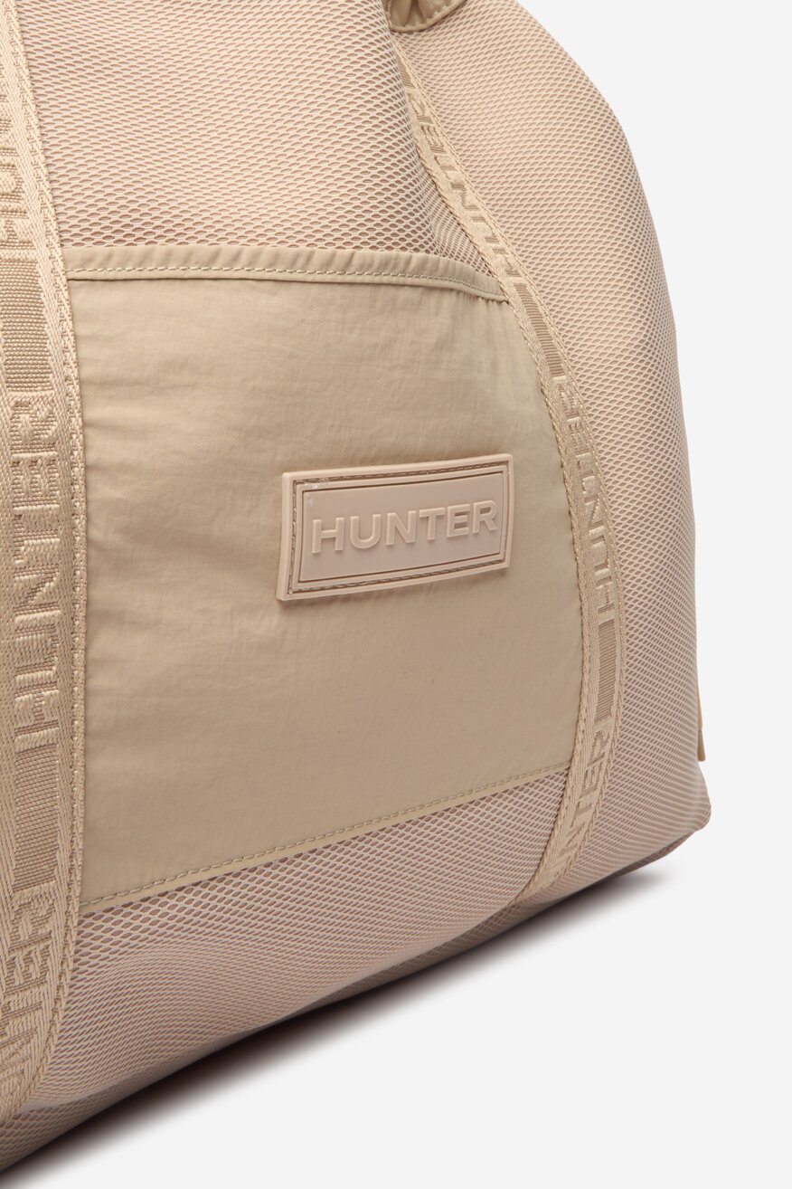 
                Дамска чанта HUNTER БЕЖОВ - 5906751713815