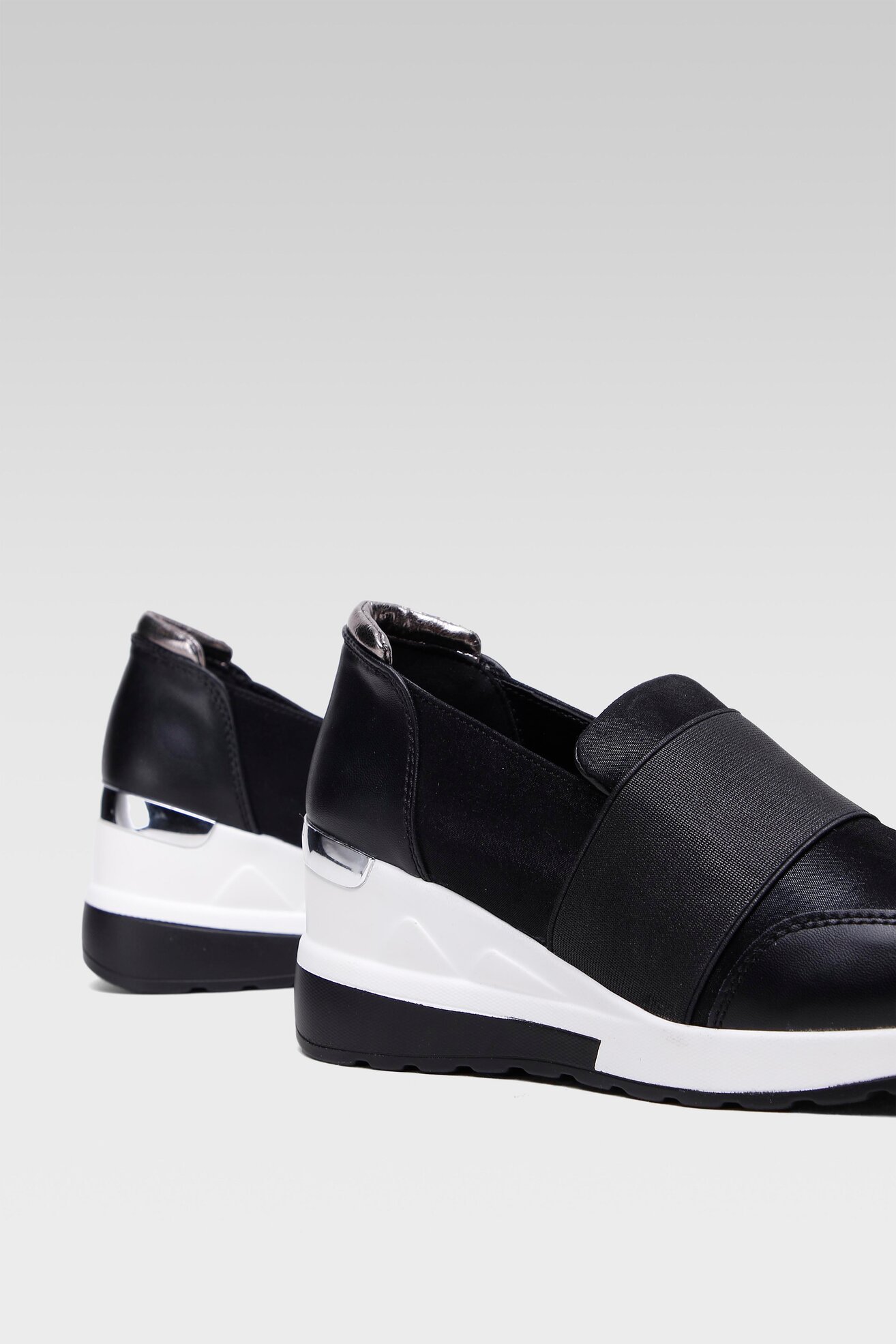 Félcipő Clara Barson WS2229-22 FEKETE