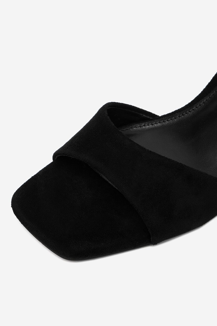 
                Сандалі Jenny ЧОРНИЙ - 5906751679852