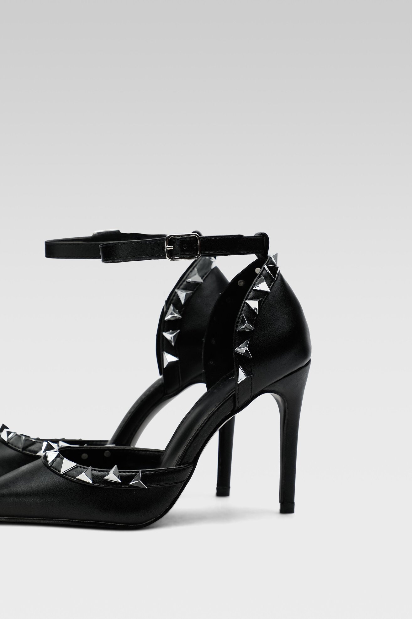 Czółenka Quazi F5304-88 Czarny