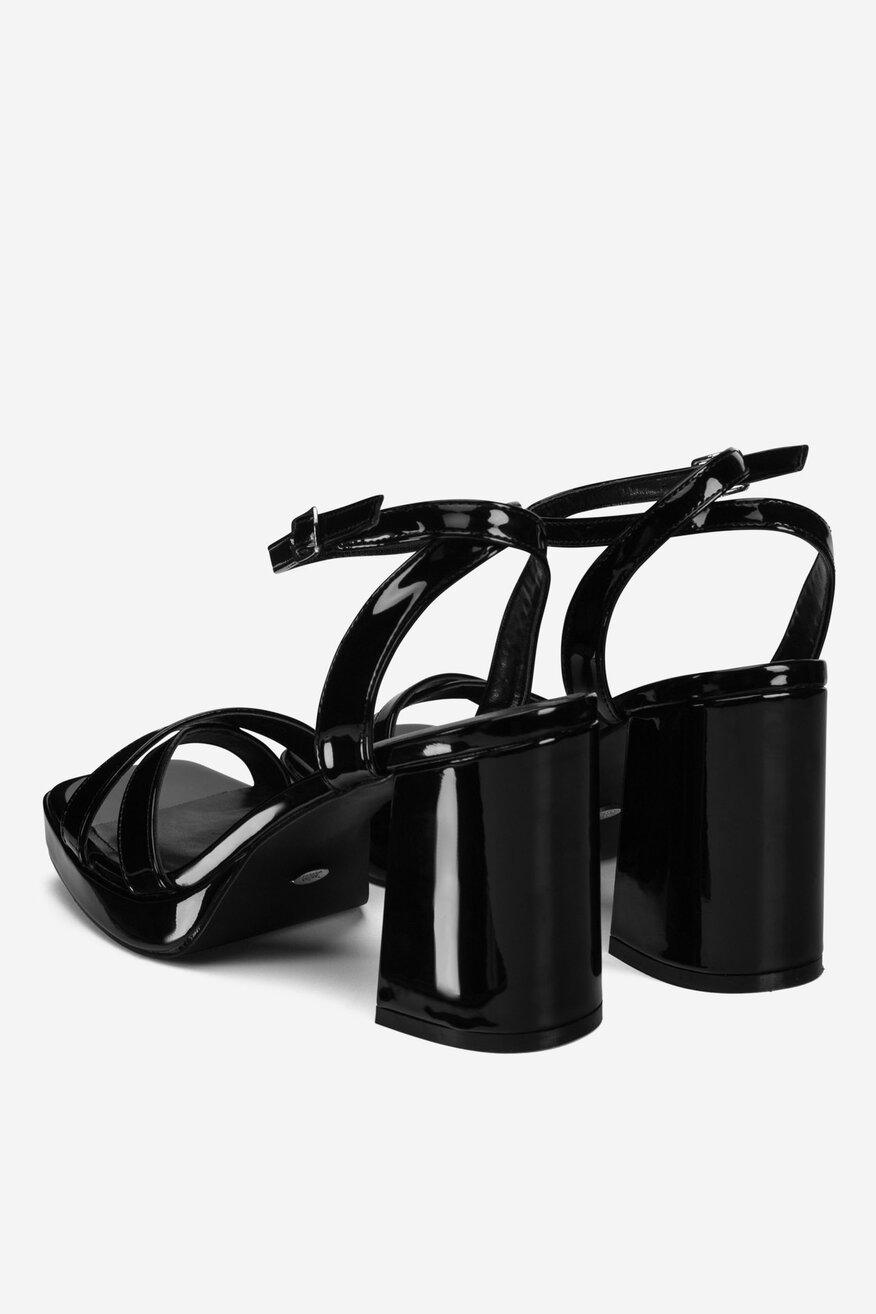 
                Sandale DeeZee CRNA - 5903698192031