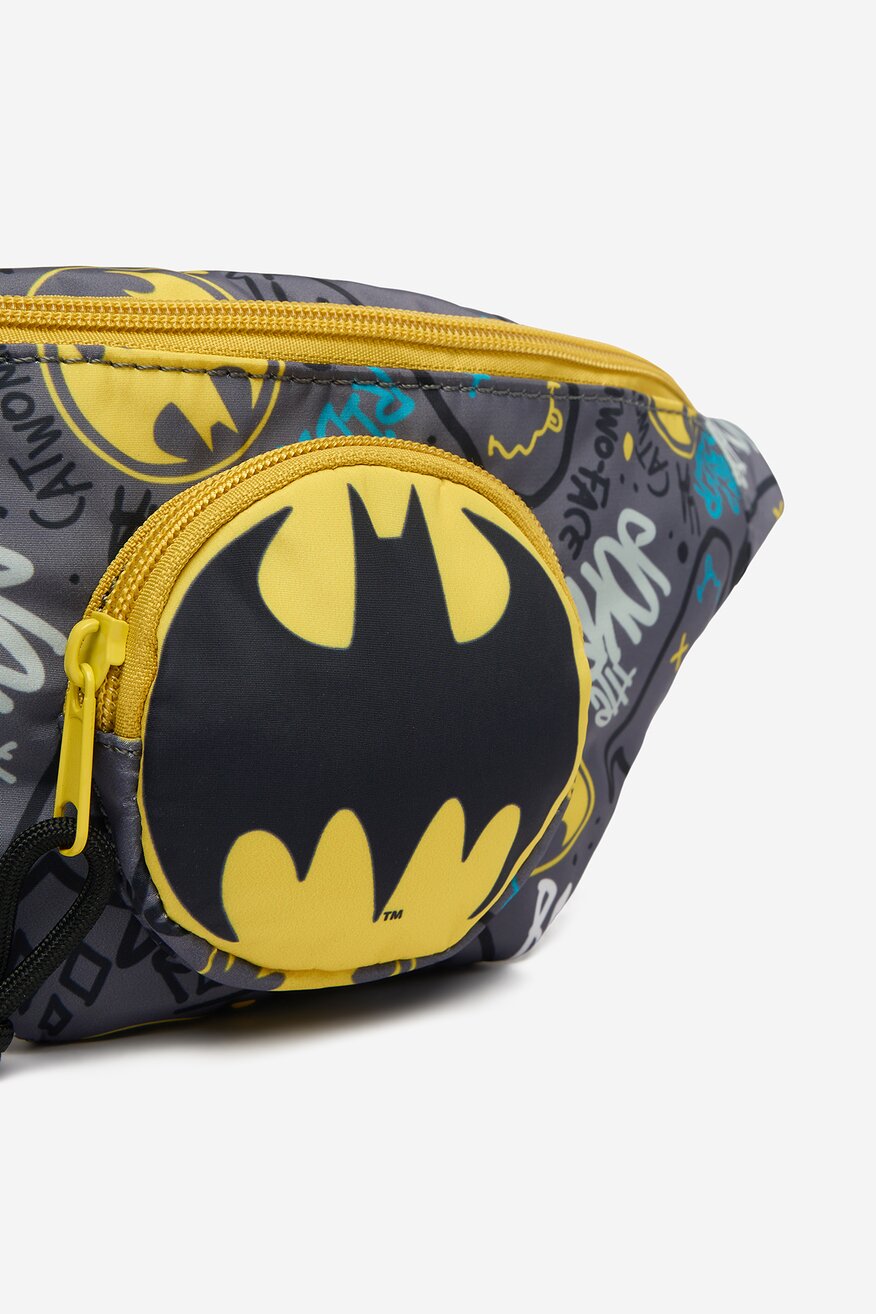 
                        Дамска чанта Batman CEO-ACCCS-SS26-228WBBAT СИВ - 5906751995136