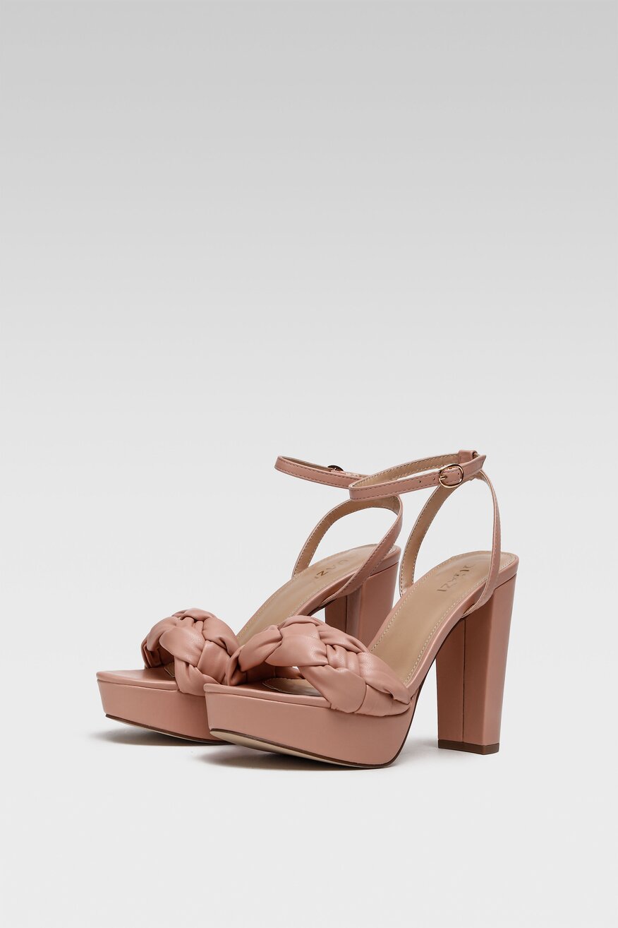 
                Quazi - Sandały różowe ze sprzączką - 5904248699383