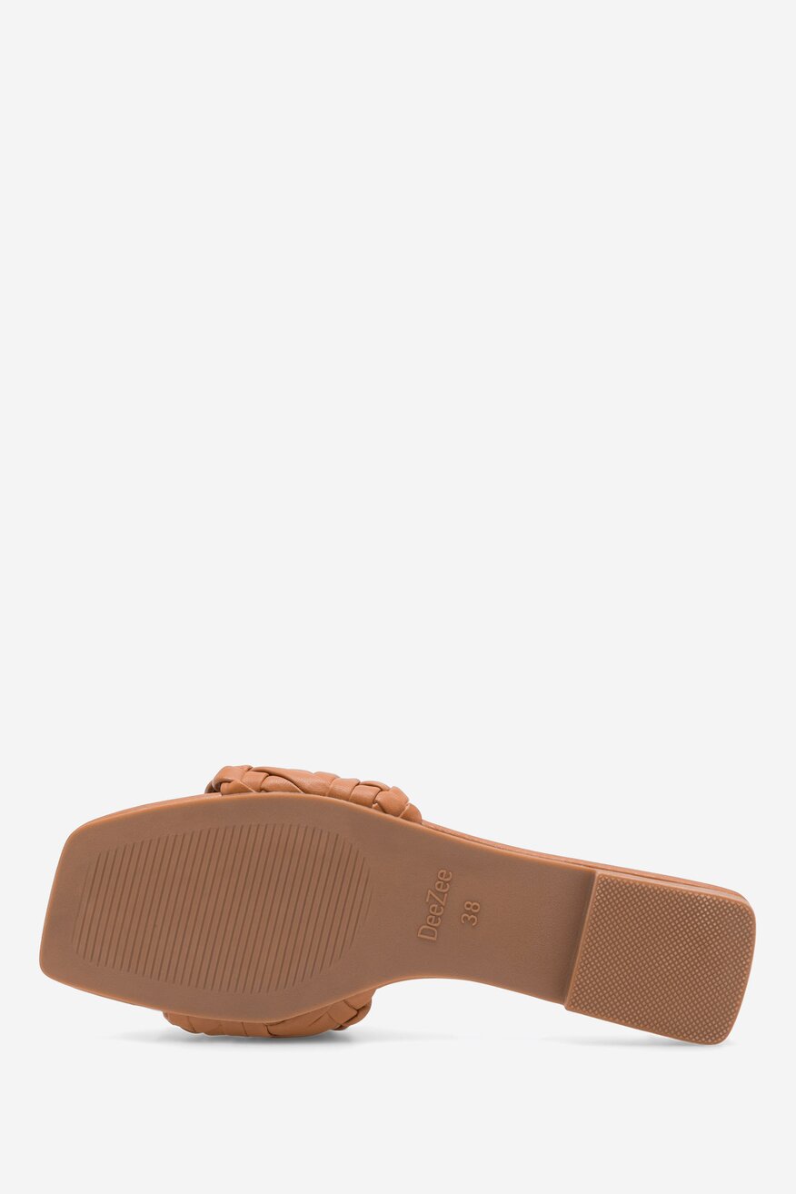 
                Шльопанець DeeZee ВЕРБЛЮЖИЙ - 5905588542322