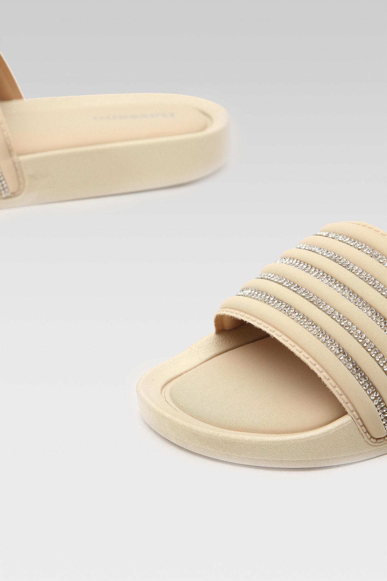 Klapki Bassano WSS20256-25 Beżowy