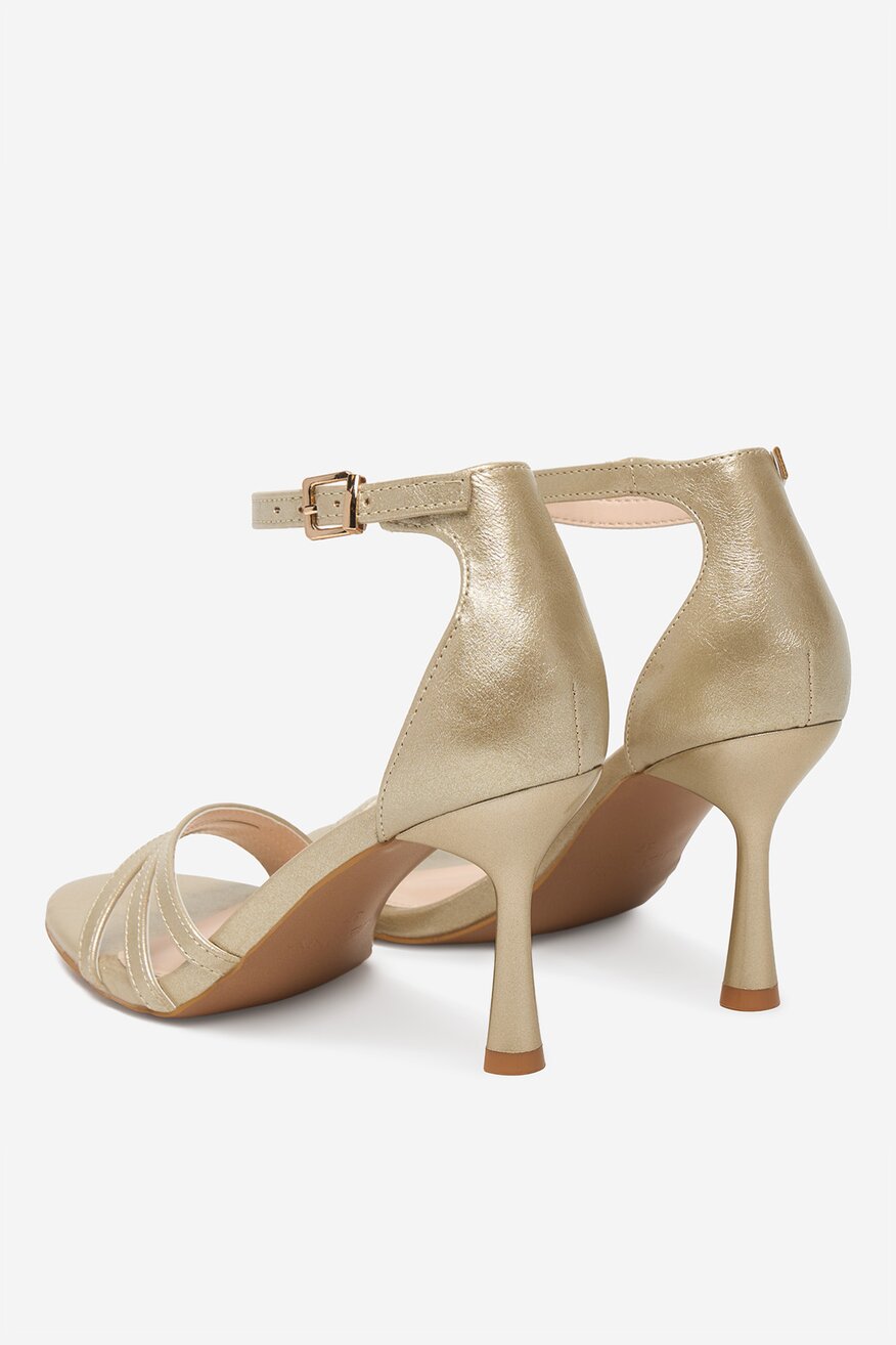 
                Сандалі Jenny ЗОЛОТИЙ - 5906751865262