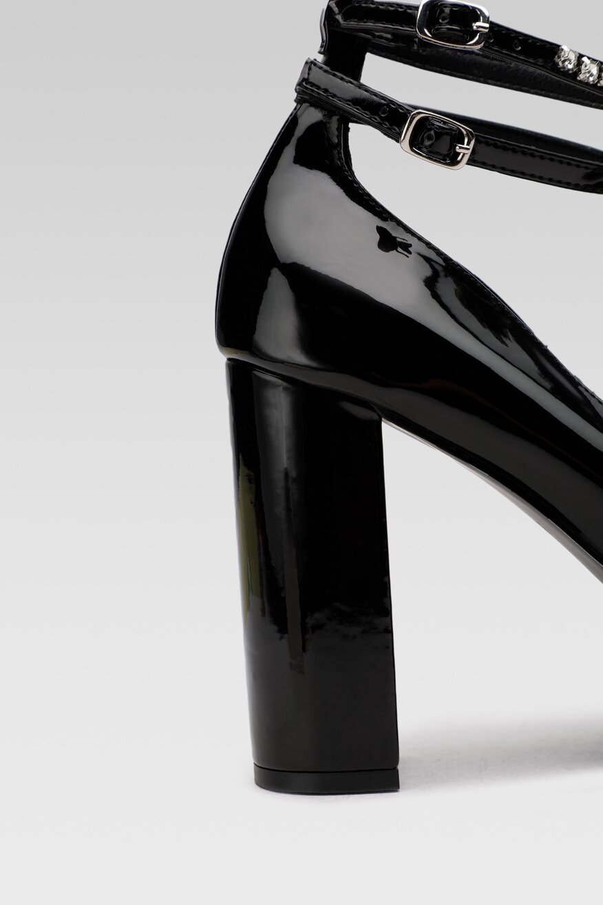 
                Jenny Fairy - Czółenka czarne - 5904862442433