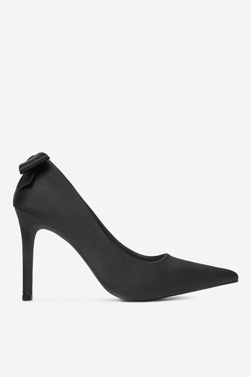 
                Körömcipő DeeZee FEKETE - 5904410904802