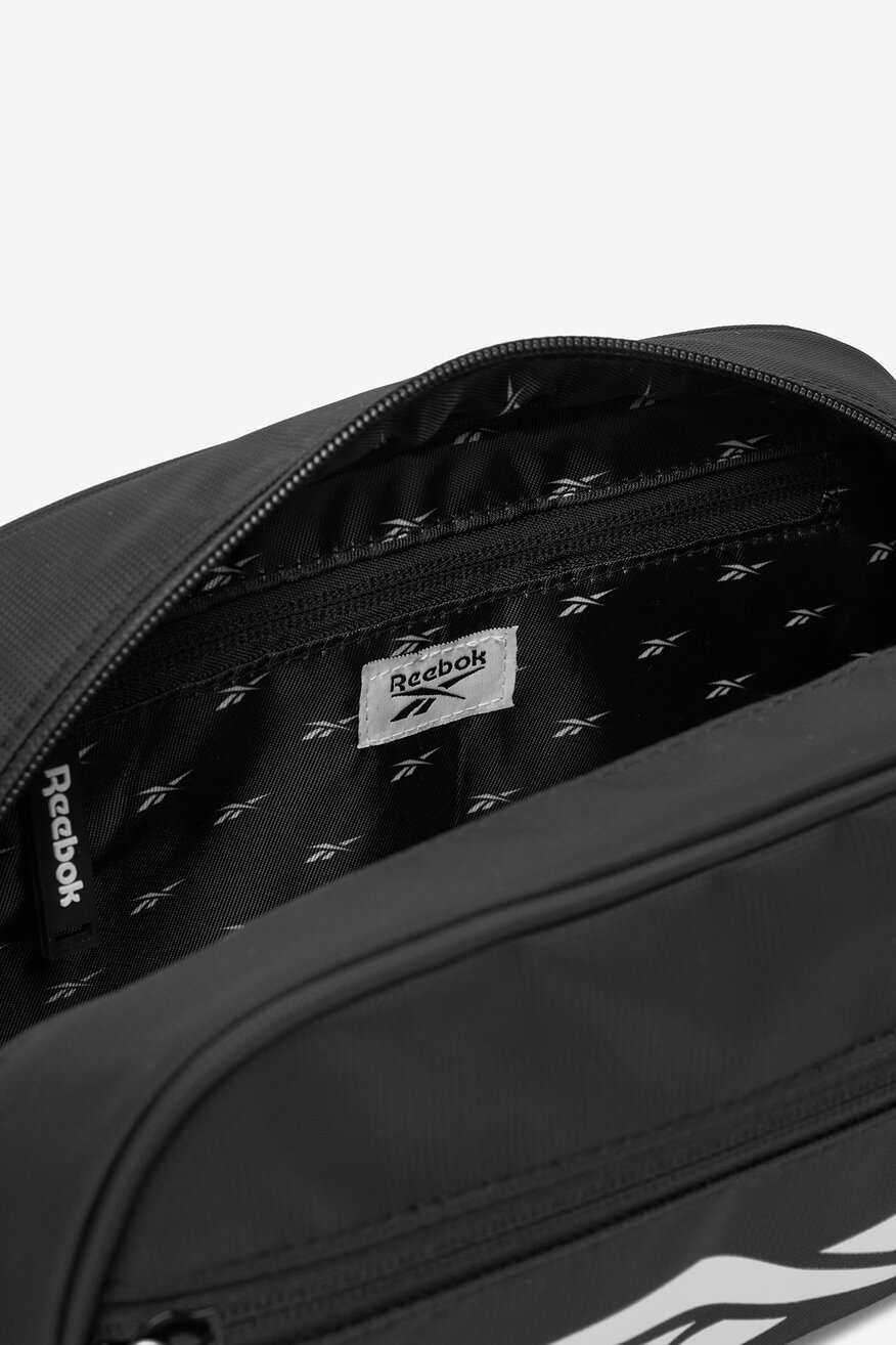 
                Козметична чантичка Reebok ЧЕРЕН - 5906751941614