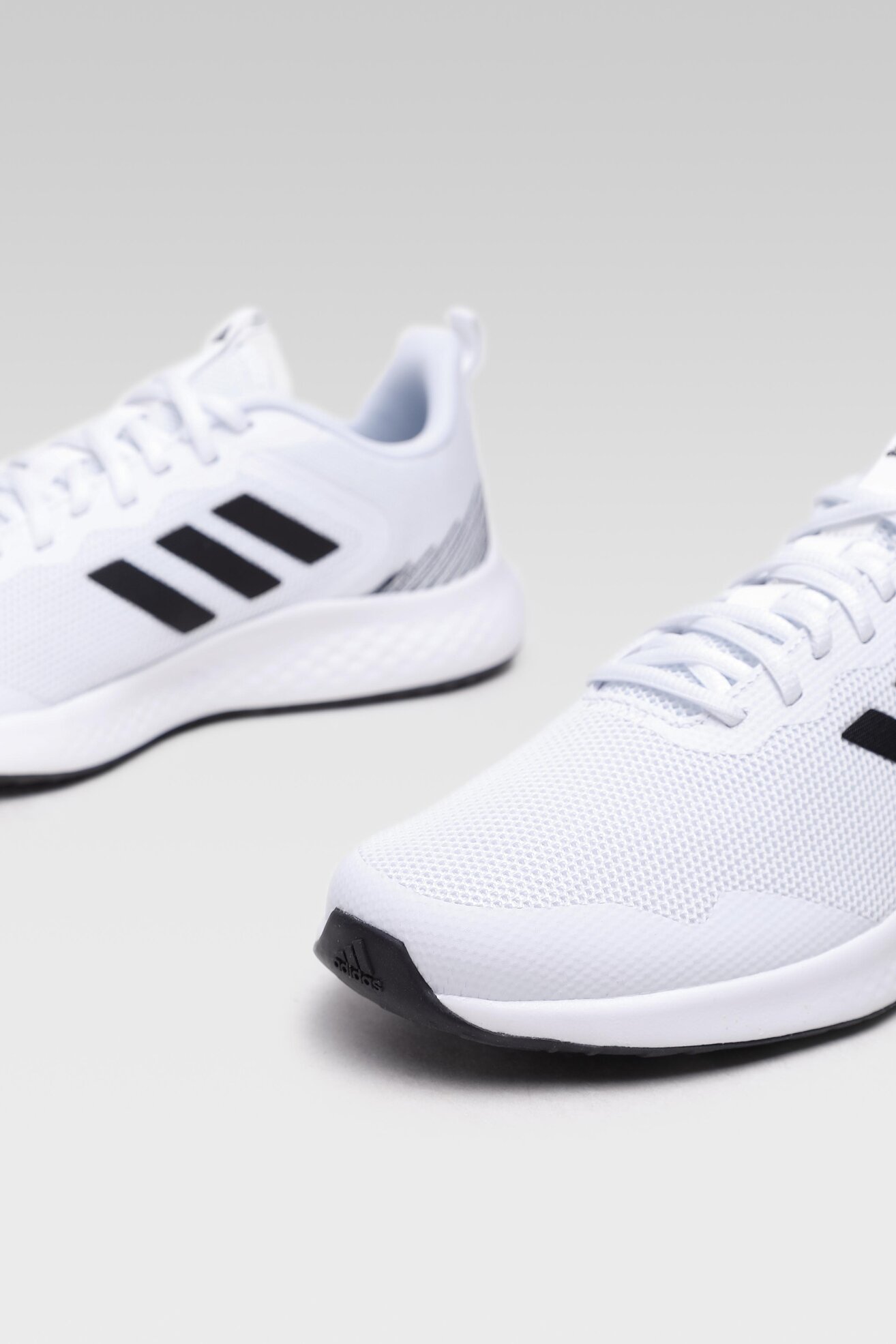 Obuwie sportowe adidas FLUIDSTREET H04603 Biały