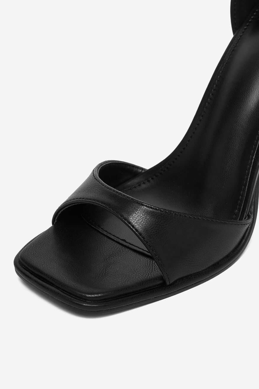 
                DeeZee - Sandały na szpilce - 5906751871898