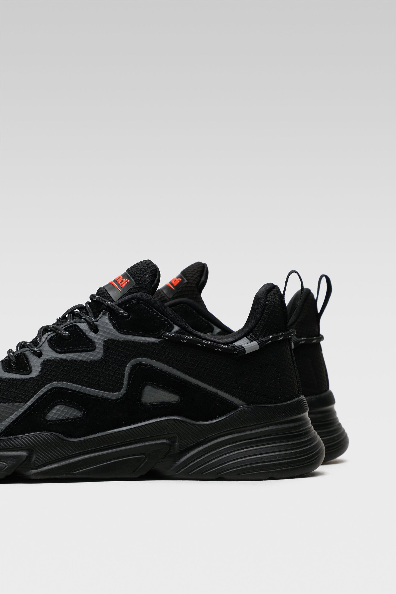 Obuwie sportowe Sprandi MP40-200730W Czarny