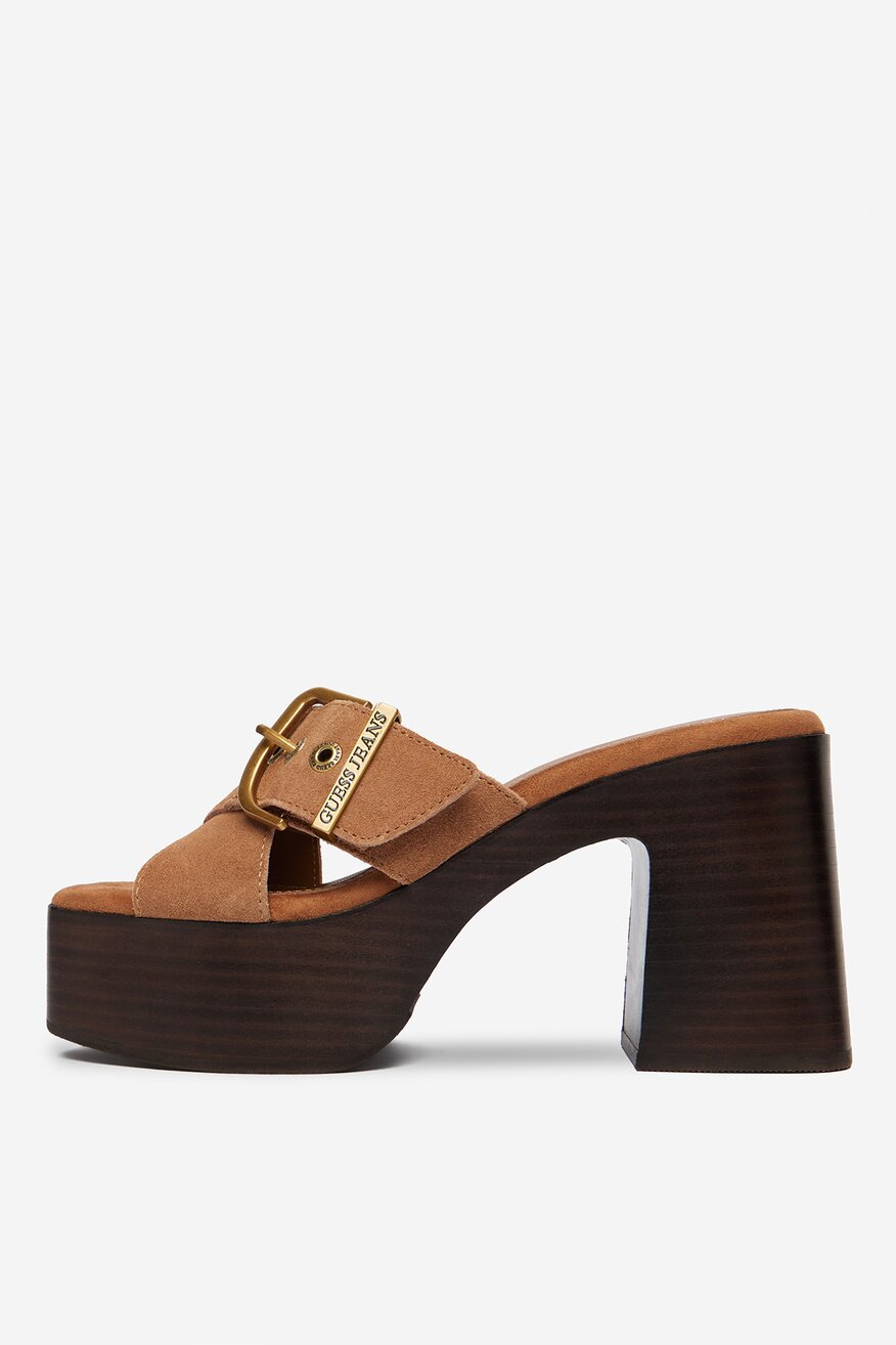 
                GUESS JEANS - Klapki skórzane - 5907964071709