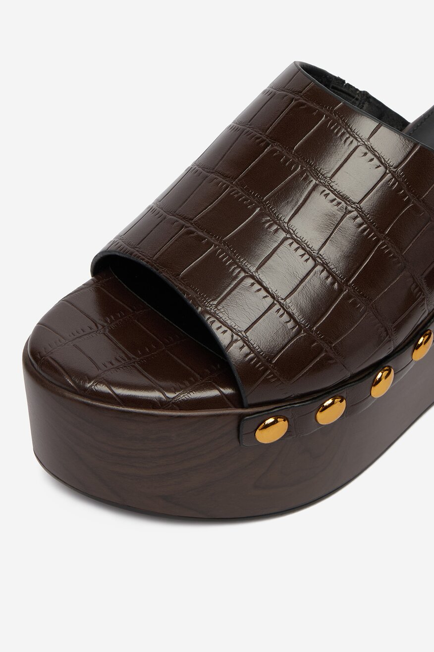 
                Шльопанець DeeZee КОРИЧНЕВИЙ - 5907964007982